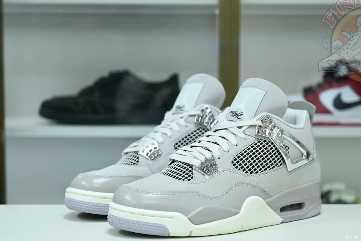 Jordan lron Jordan Air 4